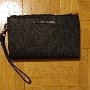Black Michael Kors Cellphone Wristlet